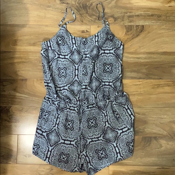 Garage Black and White Patterned Romper - Picture 1 of 5